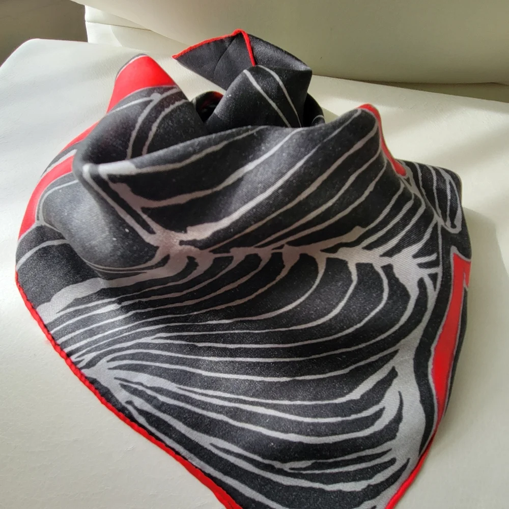 Vintage black red